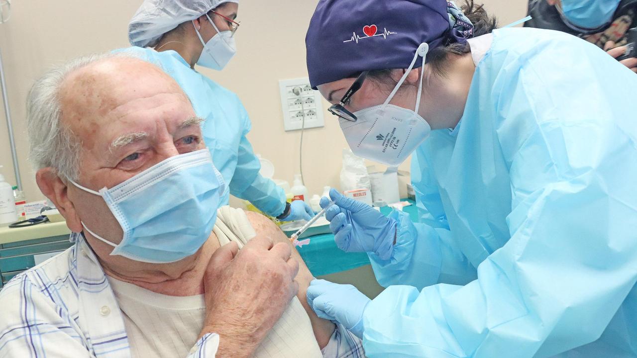 La quarta dose per gli over 80 va al rallentatore