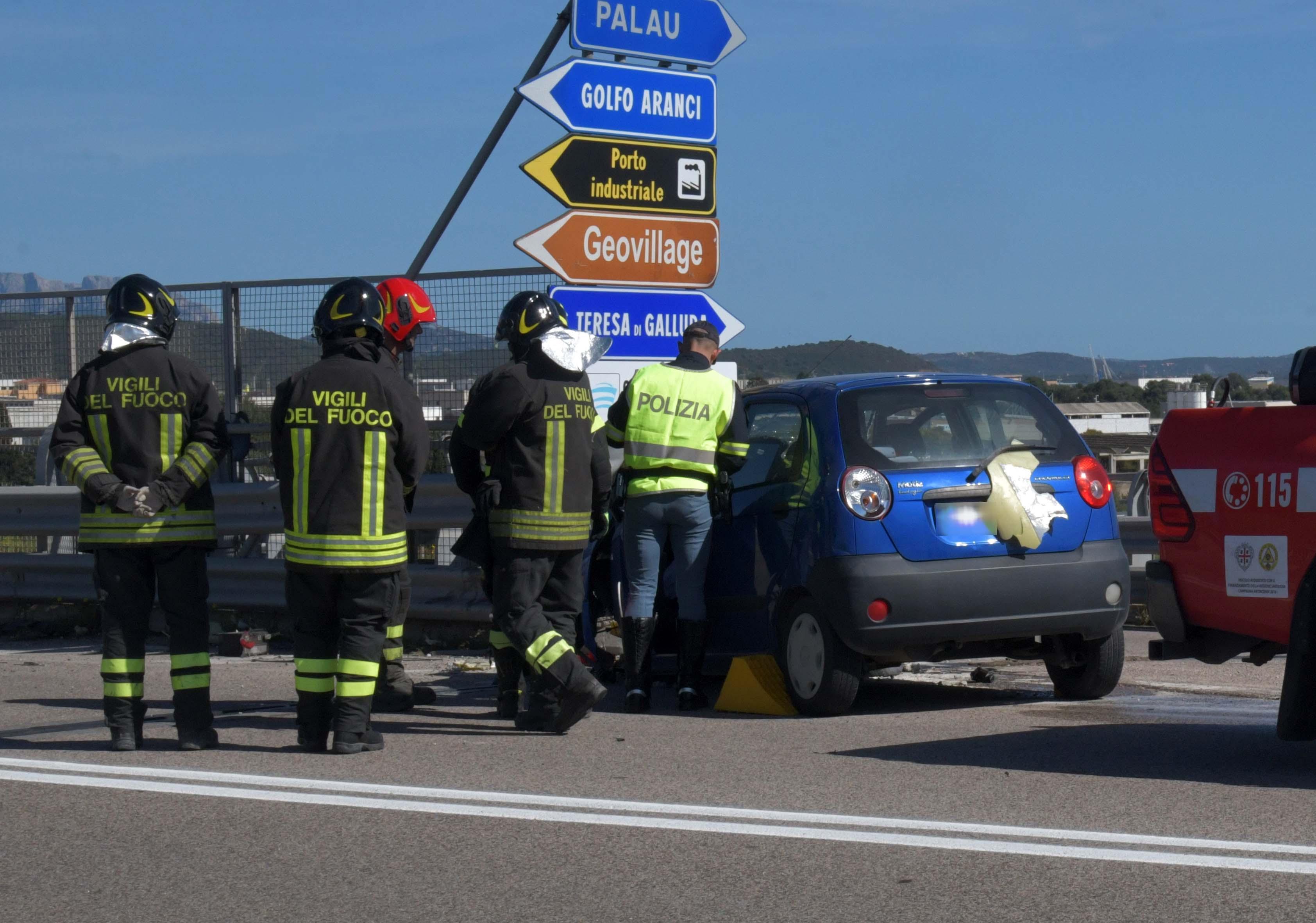 Con l'auto contro il guard rail, muore un 31enne di Olbia