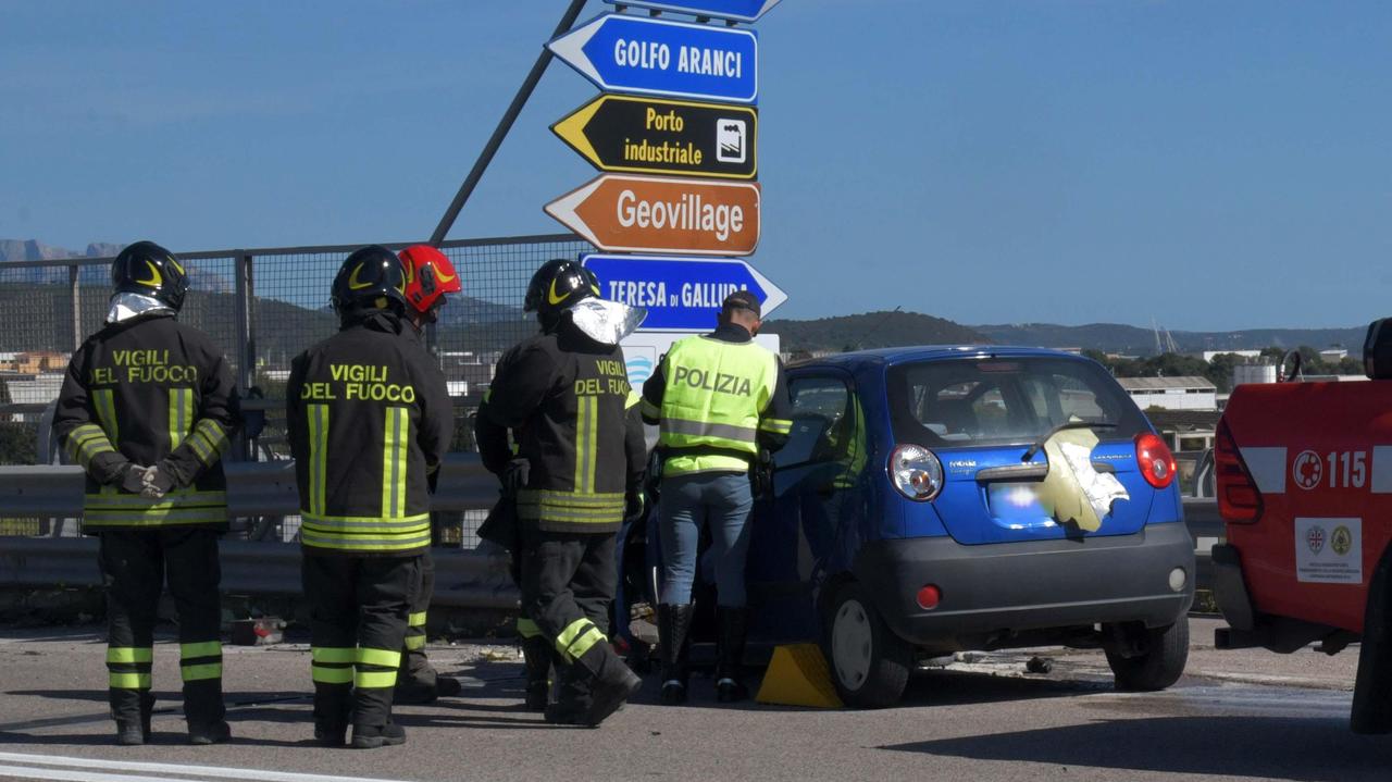 Con l'auto contro il guard rail, muore un 31enne di Olbia
