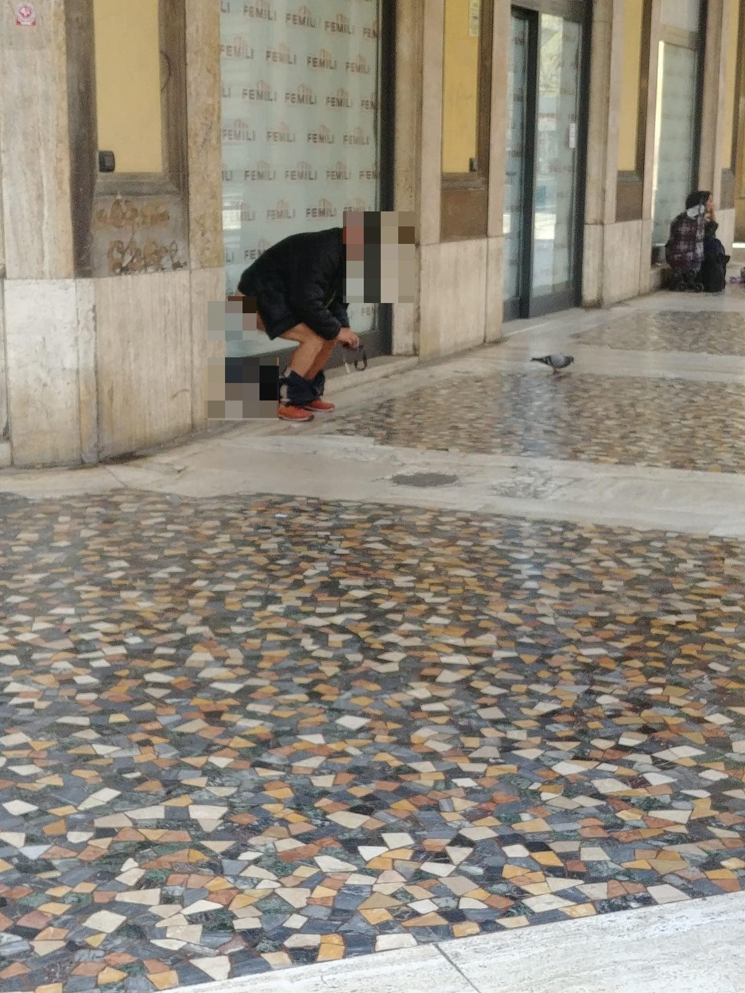 La foto scattata in largo Duomo