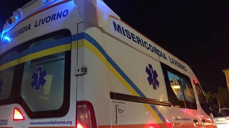 Via Sproni, minaccia una donna col coltello: "Dammi i soldi"