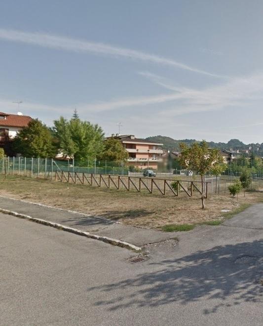 Pavullo. Bambino resta imprigionato nella rete del campo da calcio 