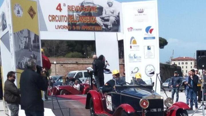 Circuito di Ardenza, vince la storica rievocazione una Porsche del ’74