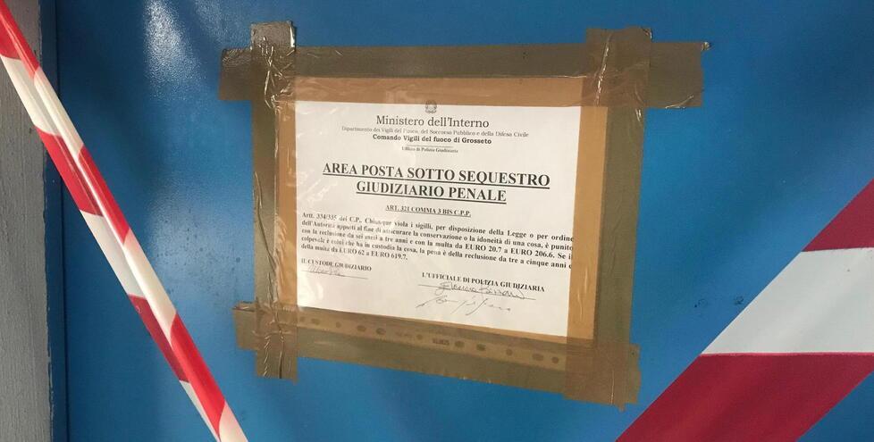 Il locale messo sotto sequestro per consentire gli accertamenti