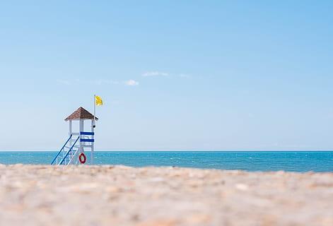 Marina di Grosseto, l’associazione Balneari ricerca 10 bagnini: «1.500 euro netti, anche senza esperienza» 