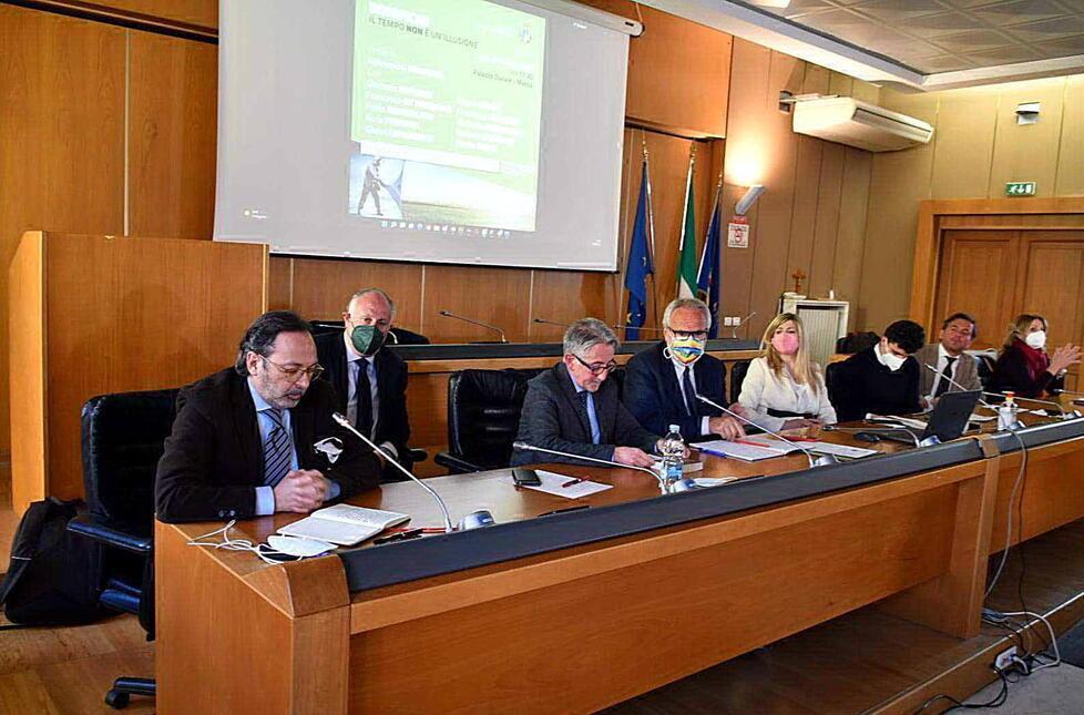 Il convegno promosso da In-Nova sulle bonifiche. Al microfono il sindaco Francesco Persiani