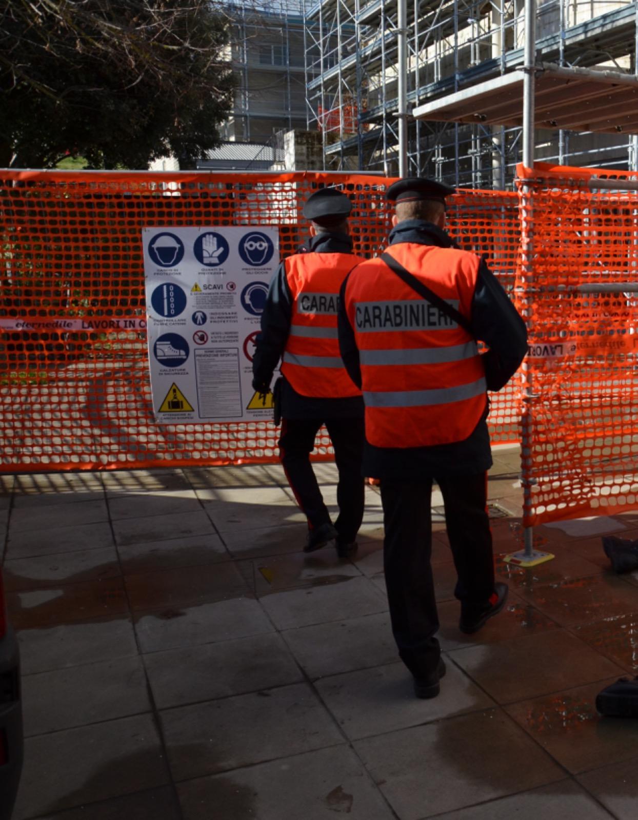Teulada, lavoratore in nero: cantiere edile chiuso