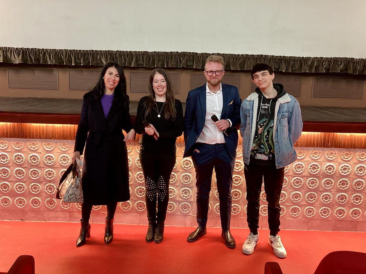 Lo staff che ha realizzato il cortometraggio proiettato al cinema Tirreno “Il nostro nome è Anna”