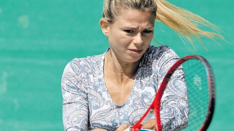 Camilla Giorgi durante l'allenamento al Tennis Club di Alghero
