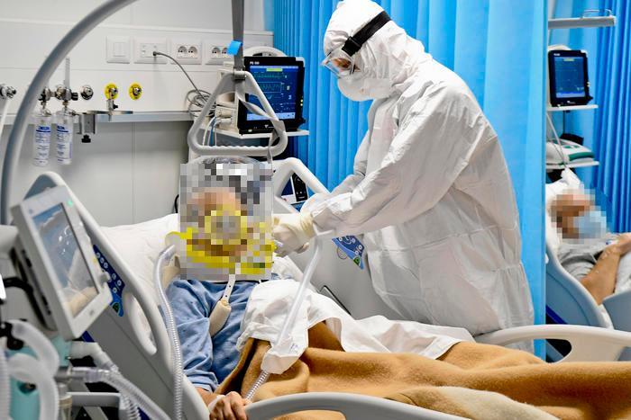 Burnout da pandemia, il racconto dei medici di Sassari: «I malati morivano e io non provavo più nulla» 