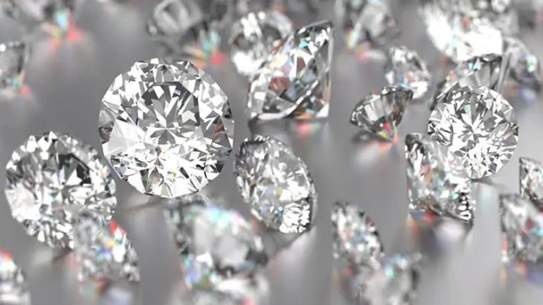 Diamanti a prezzi gonfiati, corsa a ostacoli per la verità