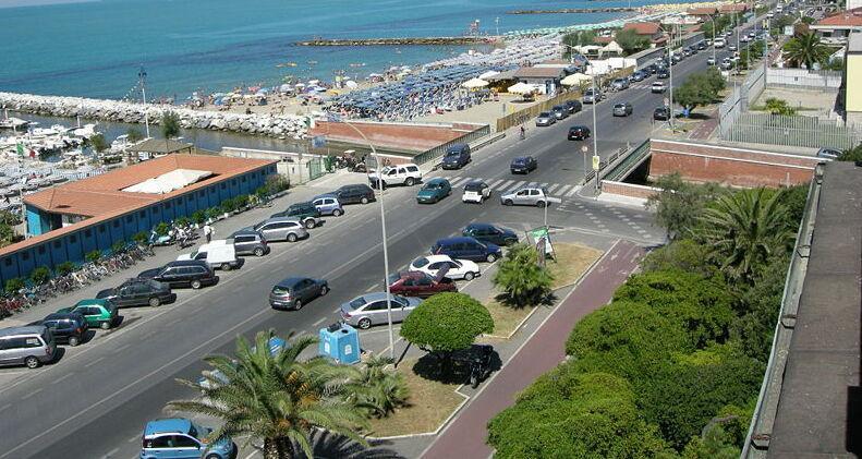 Il litorale di Marina di Massa