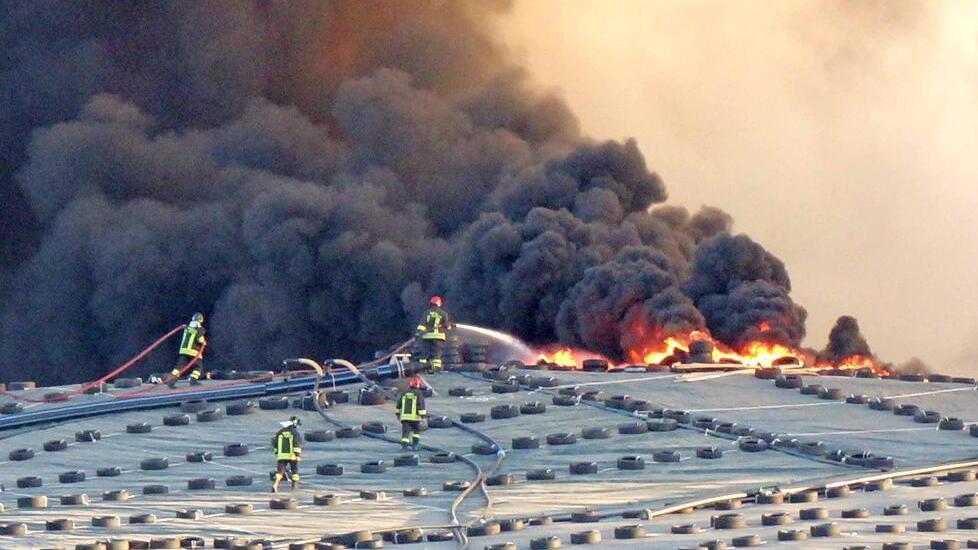Via al processo per l’incendio alla discarica del Cassero, in aula sfileranno oltre 150 testimoni