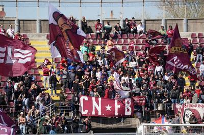 Livorno calcio, la società abbassa i prezzi dei biglietti per i tifosi abbonati. Ecco tutte le cifre 