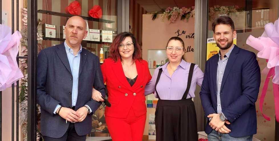 Da sinistra il vice sindaco Puccinelli, Tina Stanchi e i rappresentanti di Confesercenti Del Sarto e Aurilio