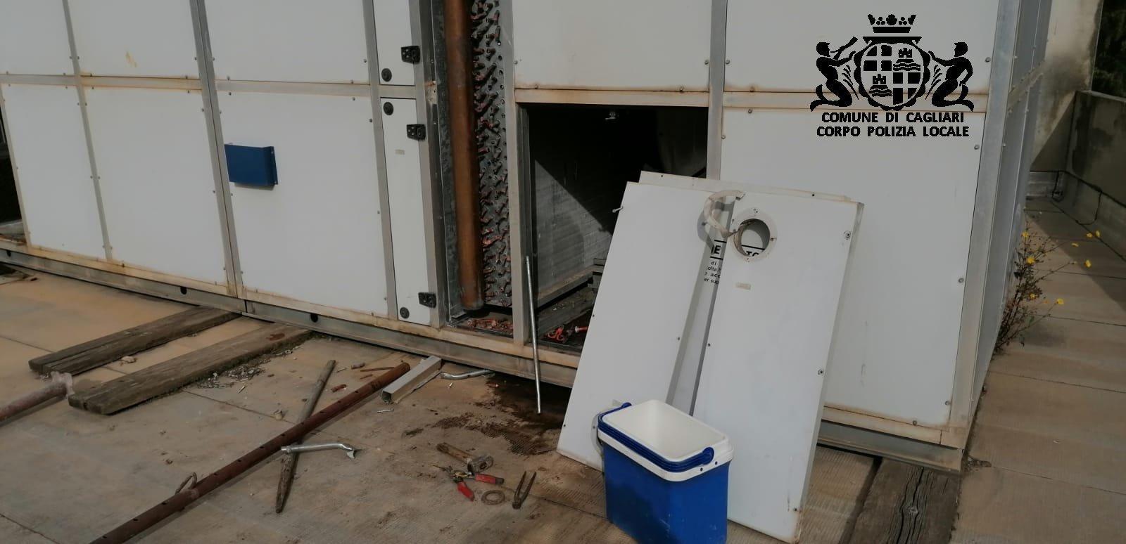 Cagliari, denunciati due ladri di rame sorpresi nella piscina comunale