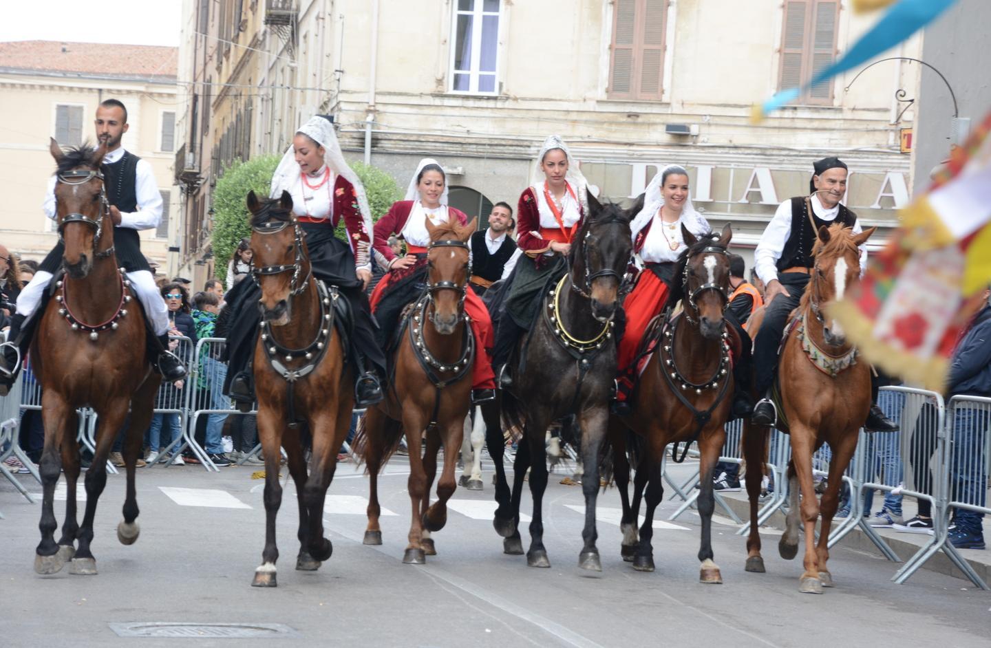 I Candelieri nelle strade senza alcuna restrizione a Sassari