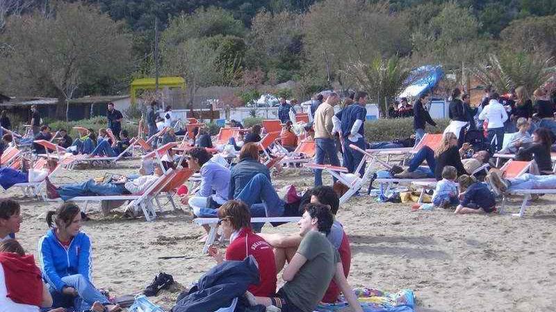 Tutti a tavola o sulle spiagge, boom turismo di prossimità