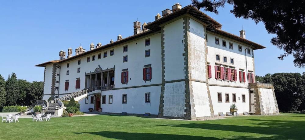 La villa “dei cento camini”, ad Artimino, in provincia di Prato