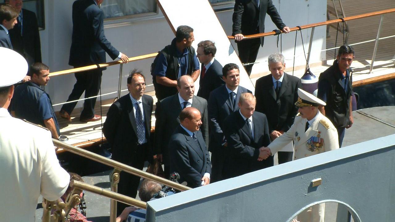 Putin e Berlusconi sul Moskva alla Maddalena nel 2003, foto Giampiero Cocco