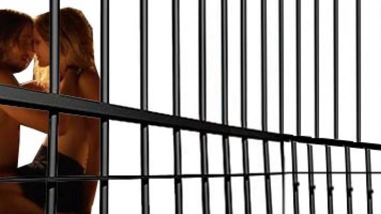 Pisa, fanno sesso nella stanza dei colloqui in carcere