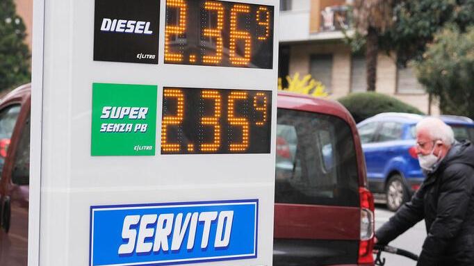 Rincari choc anche a Modena, l’inflazione cresce del 6% Prezzi trainati da carburanti e bollette