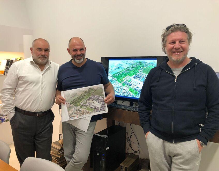 Il colonnello Biondi con gli architetti Rino Pagni e Alessandro Tolaini