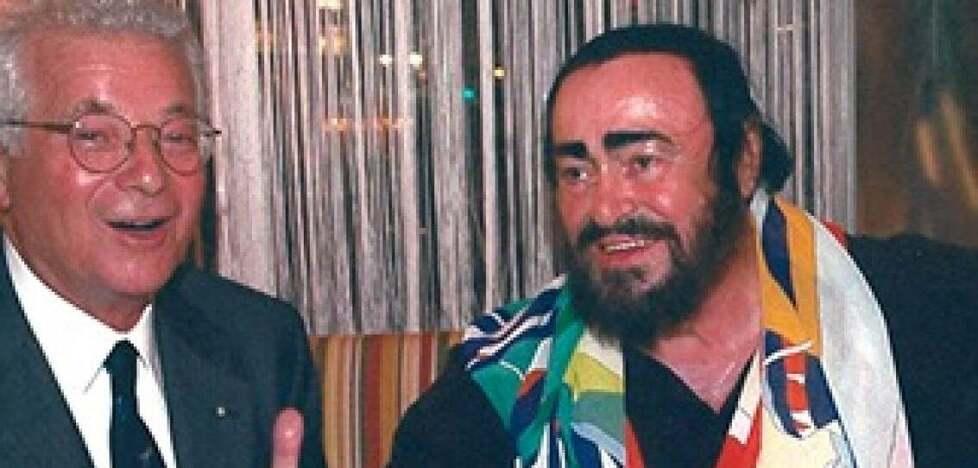 Tony May con Luciano Pavarotti