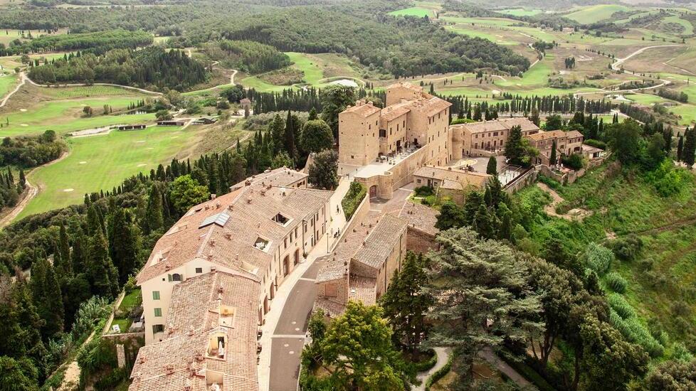 Una veduta dall’alto della tenuta di Castelfalfi nel territorio comunale di Montaione