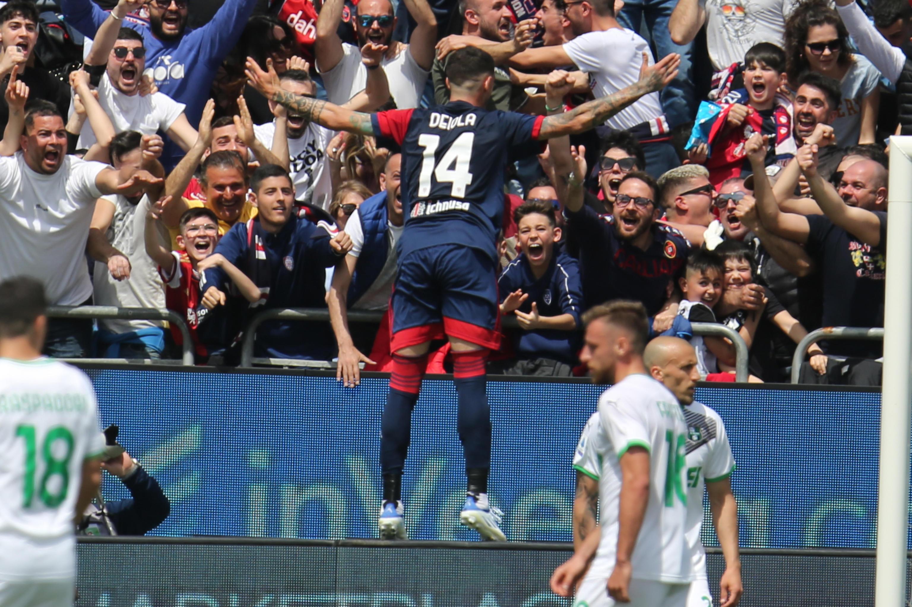 Deiola esultasotto la curva Nord dopo la rete che ha deciso la partita