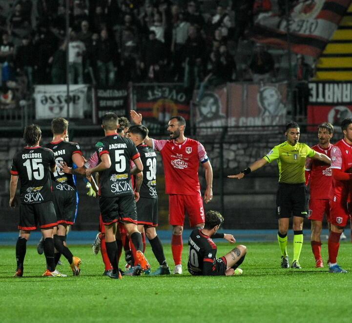 Nella foto di AgenziaBf la partita disputata allo Zecchini