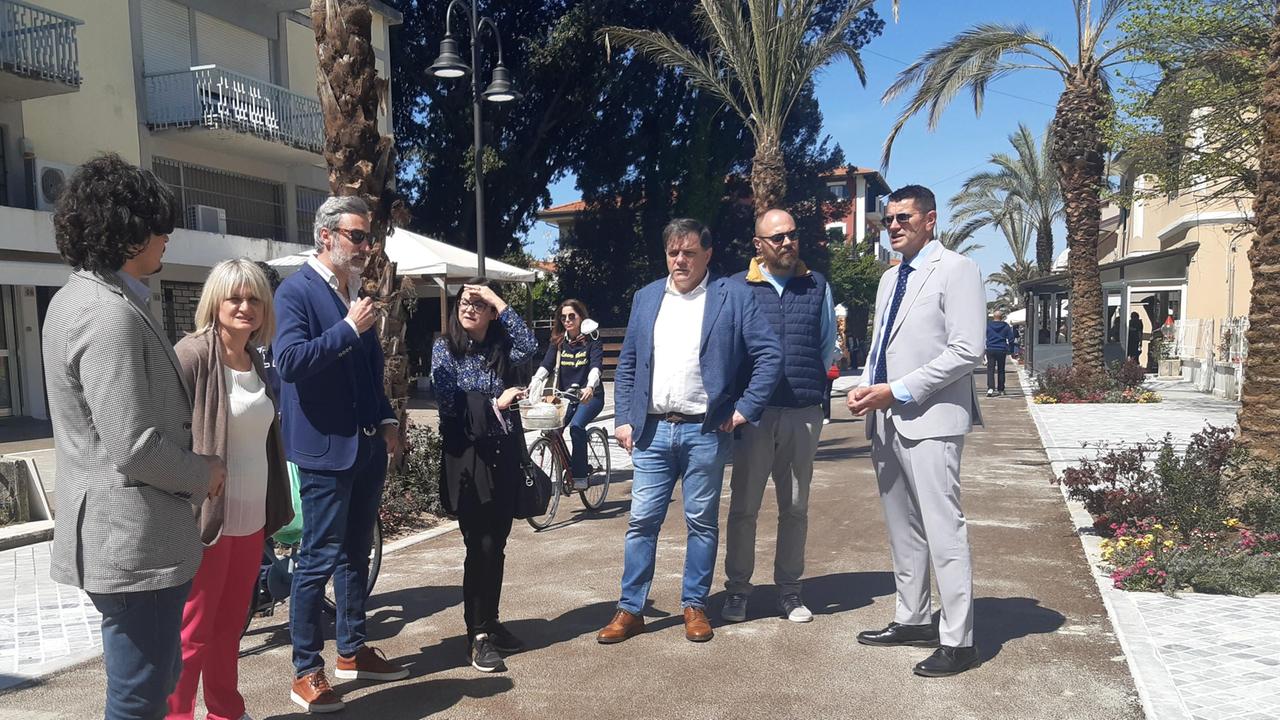 A Tonfano riaperta via Versilia: «Sarà la strada dell’Arte». Ma resta il nodo viabilità