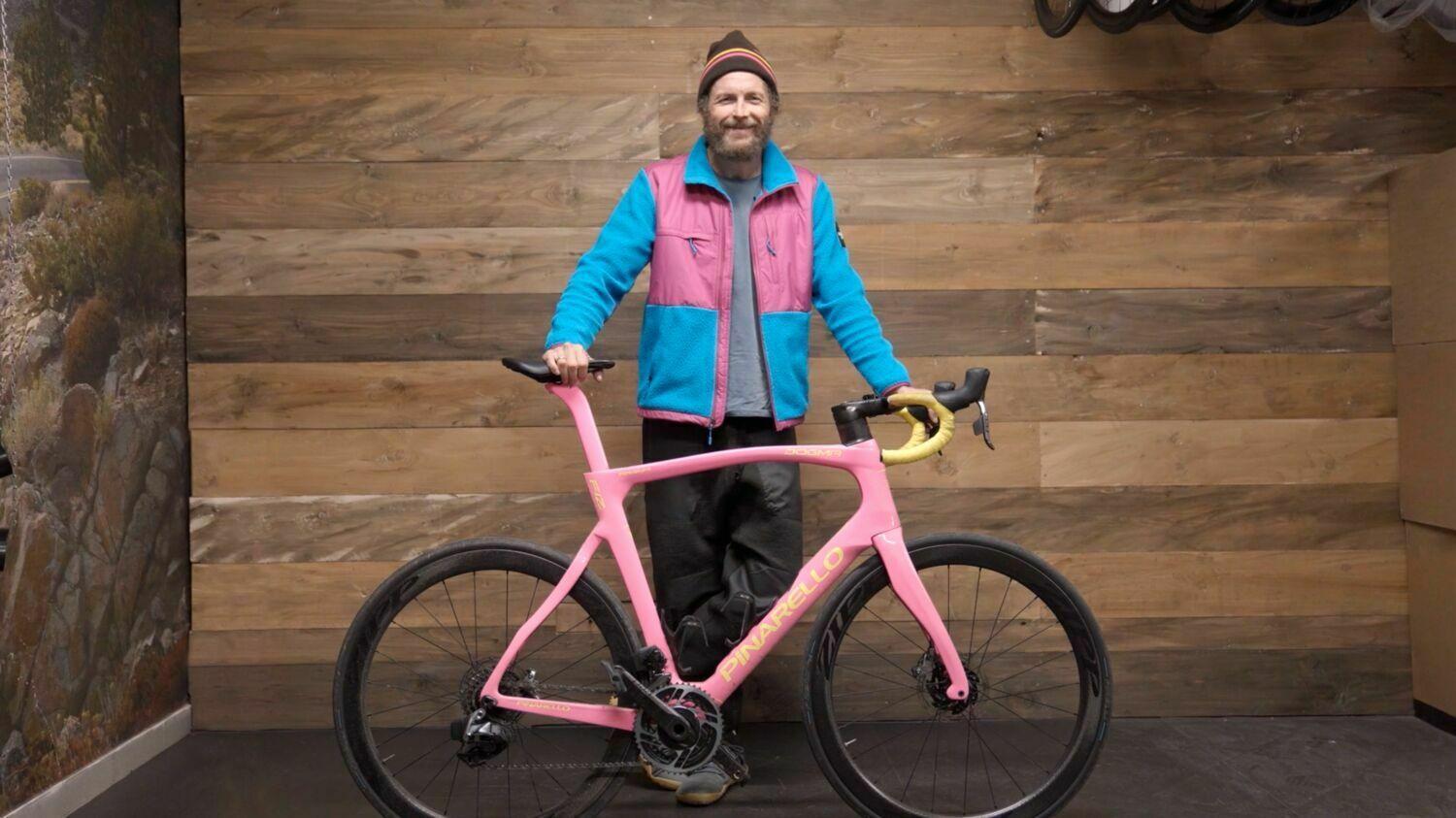 All'asta la bici speciale di Jovanotti: "Il ricavato all'Unicef per l'Ucraina"