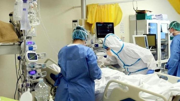 Covid in Emilia Romagna, bollettino del 17 aprile: 4569 nuovi casi e sei decessi, 669 contagi a Modena e un morto