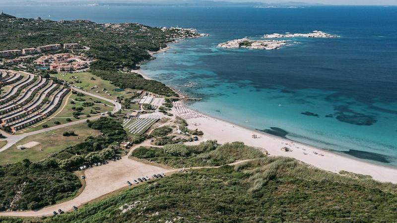Il fondo Blackstone sbarca in Sardegna e compra 3 hotel in Gallura