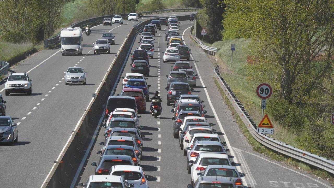 La Pasquetta in Fi-Pi-Li, tra code e rallentamenti (Foto di Franco Silvi)