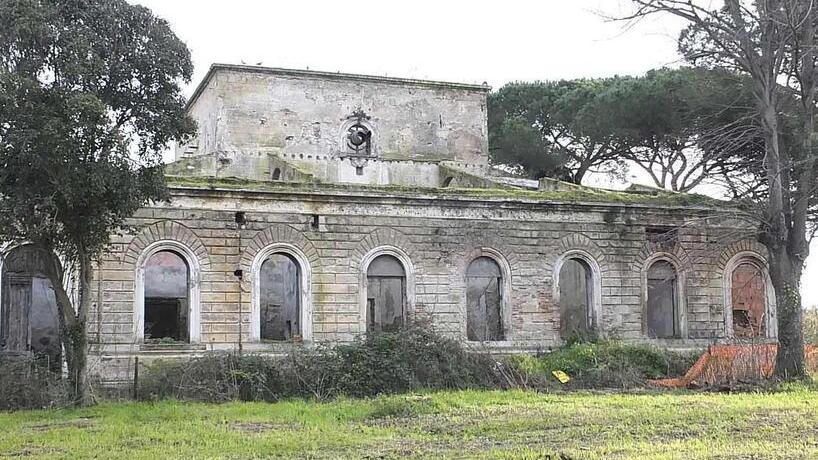 Il rudere della Stazione Marconi: fu la prima a inviare un segnale in grado di oltrepassare il deserto del Sahara