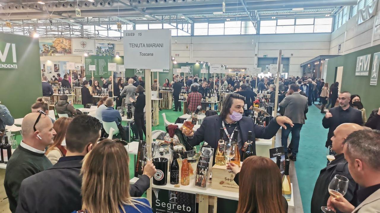 Il vino che nasce sul mare ha conquistato Vinitaly: «Abbiamo portato un sorso di Versilia nel mondo»