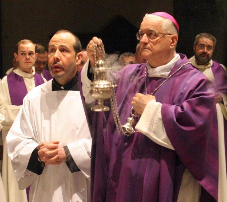 Monsignor Gastone Simoni quando era ancora vescovo di Prato