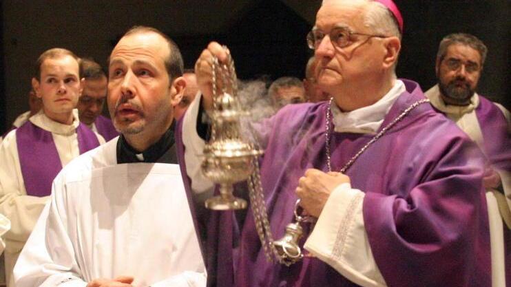 Monsignor Gastone Simoni quando era ancora vescovo di Prato