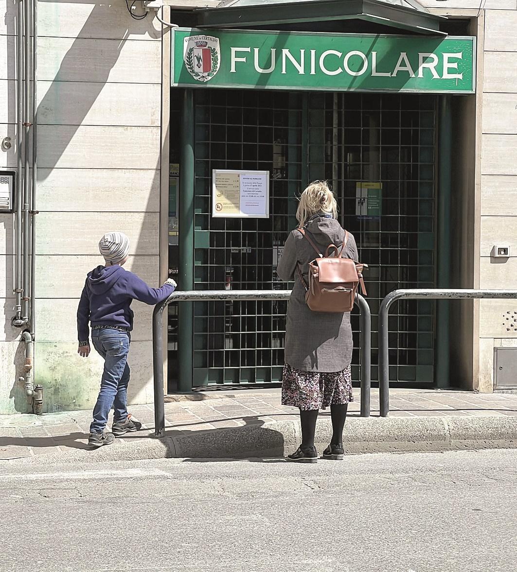 La funicolare chiusa il giorno di Pasqua