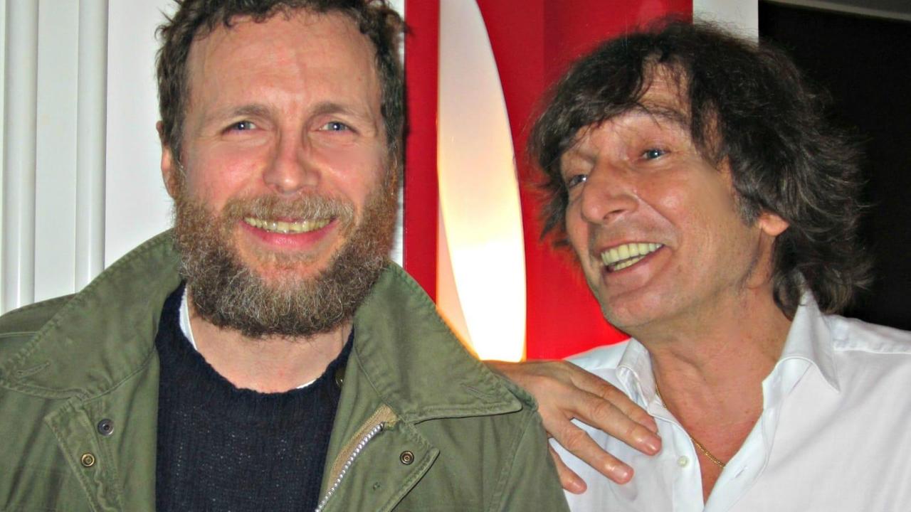 Claudio Cecchetto insieme a Jovanotti a una delle date del Jova Beach party tour 2019 a Viareggio