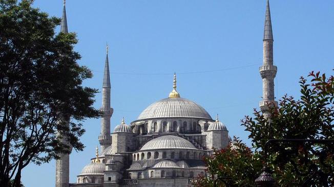 Danneggiata da ignoti porta di Santa Sofia a Istanbul