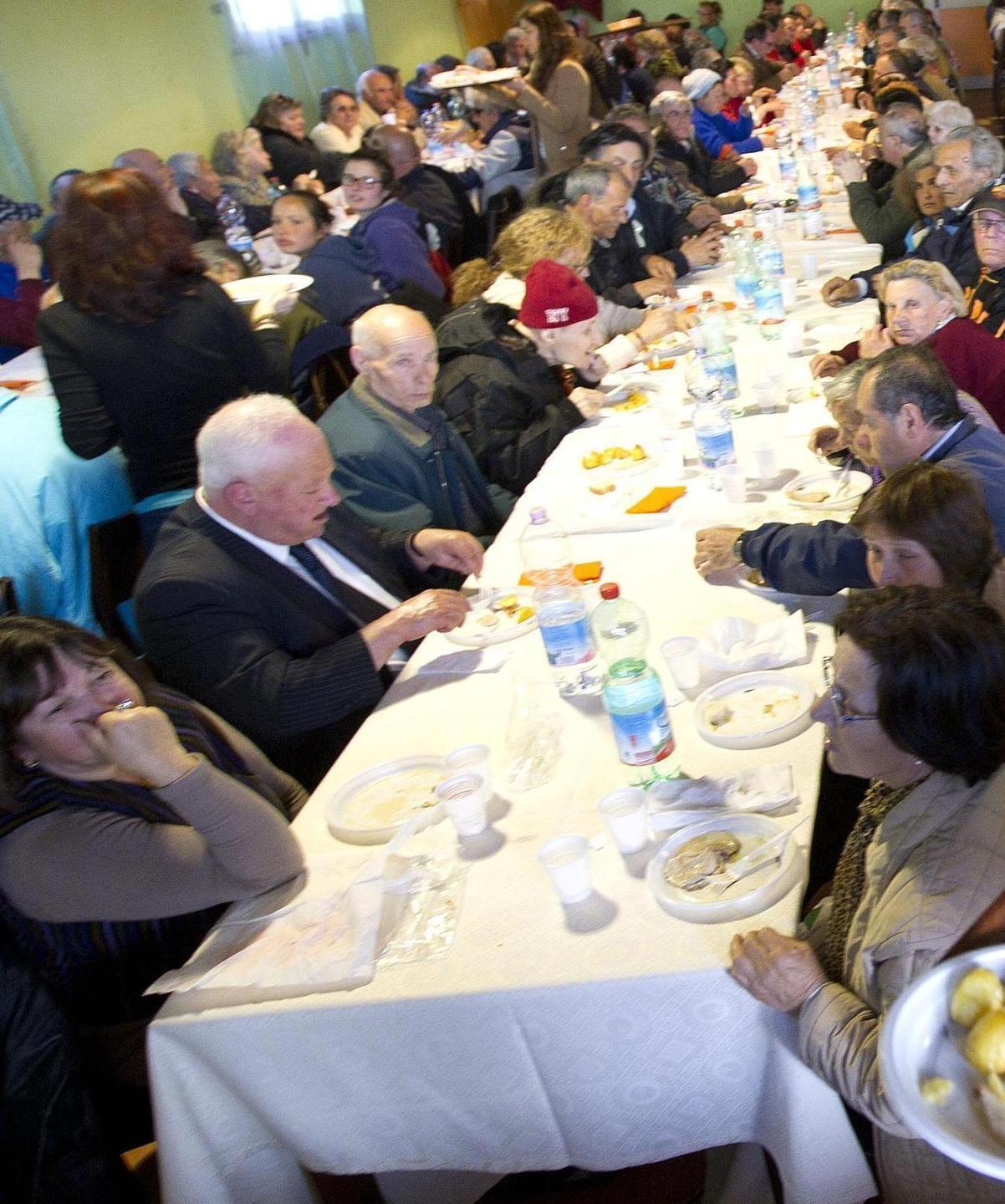 Oristano, Pasqua in fila alla mensa del povero 