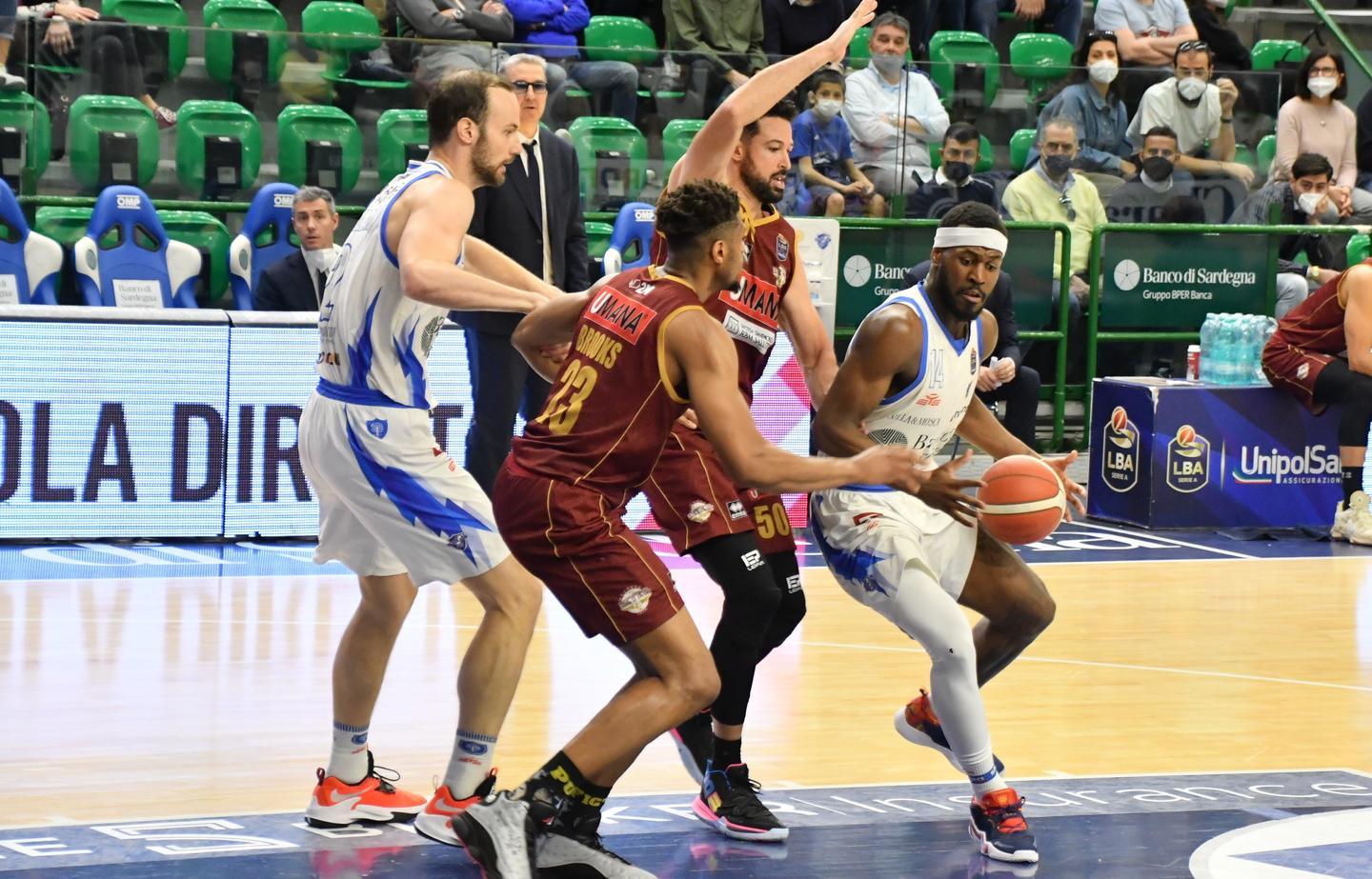 Dinamo, la tensione gioca... brutti tiri 