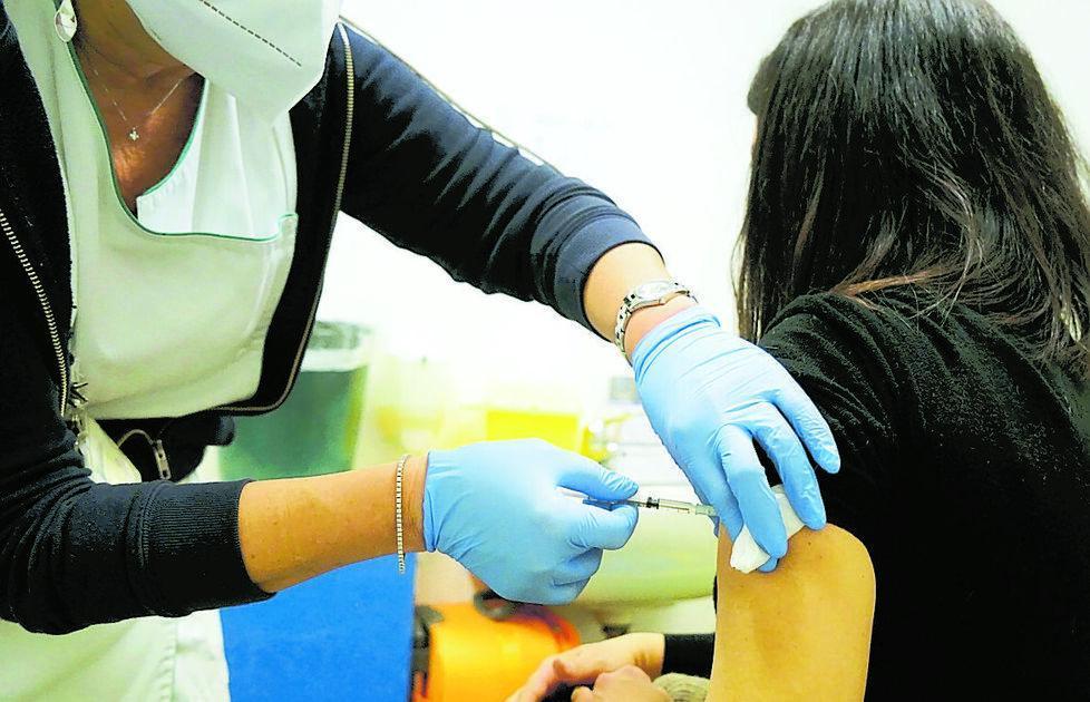 Lucca, tribunale condanna padre contrario a vaccinare le figlie 