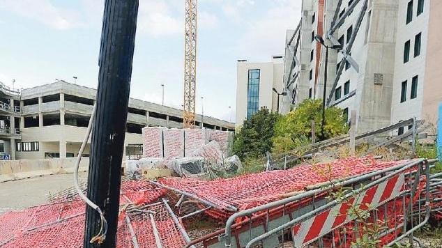 Materiali al cantiere per la palazzina H dell’ospedale San Giuseppe