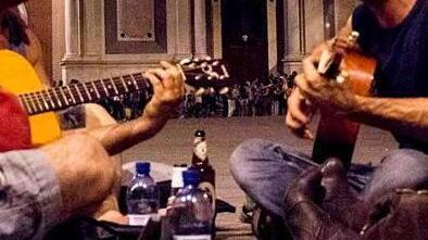 Musica e movida in piazza dei Cavalieri