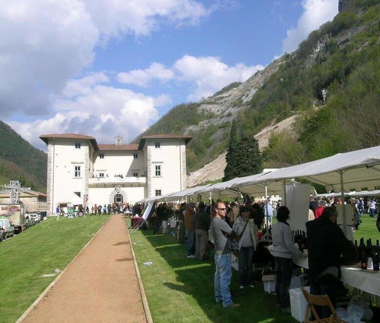 Seravezza, Enolia rinviata per maltempo: ecco le nuove date dell’evento 