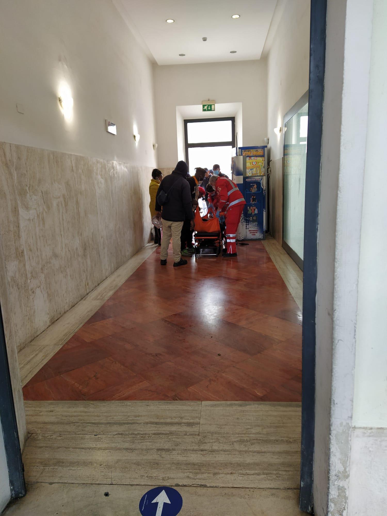 Grosseto: incinta, ha un malore alla stazione e viene soccorsa della Polfer 